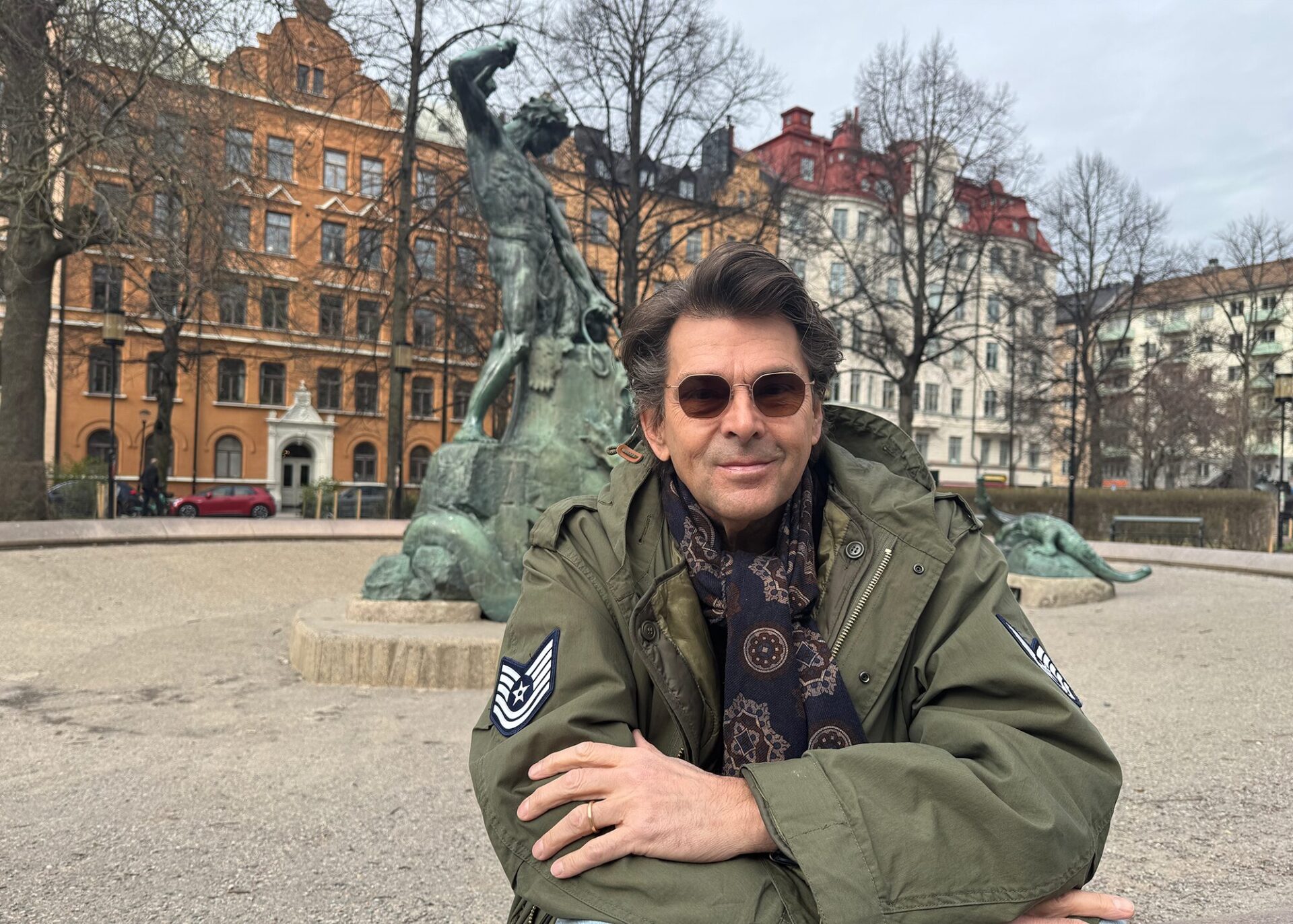 Niklas Strömstedt OM kärleken, Finland och livet bakom låtarna inför konserten på Svenska Teatern i höst